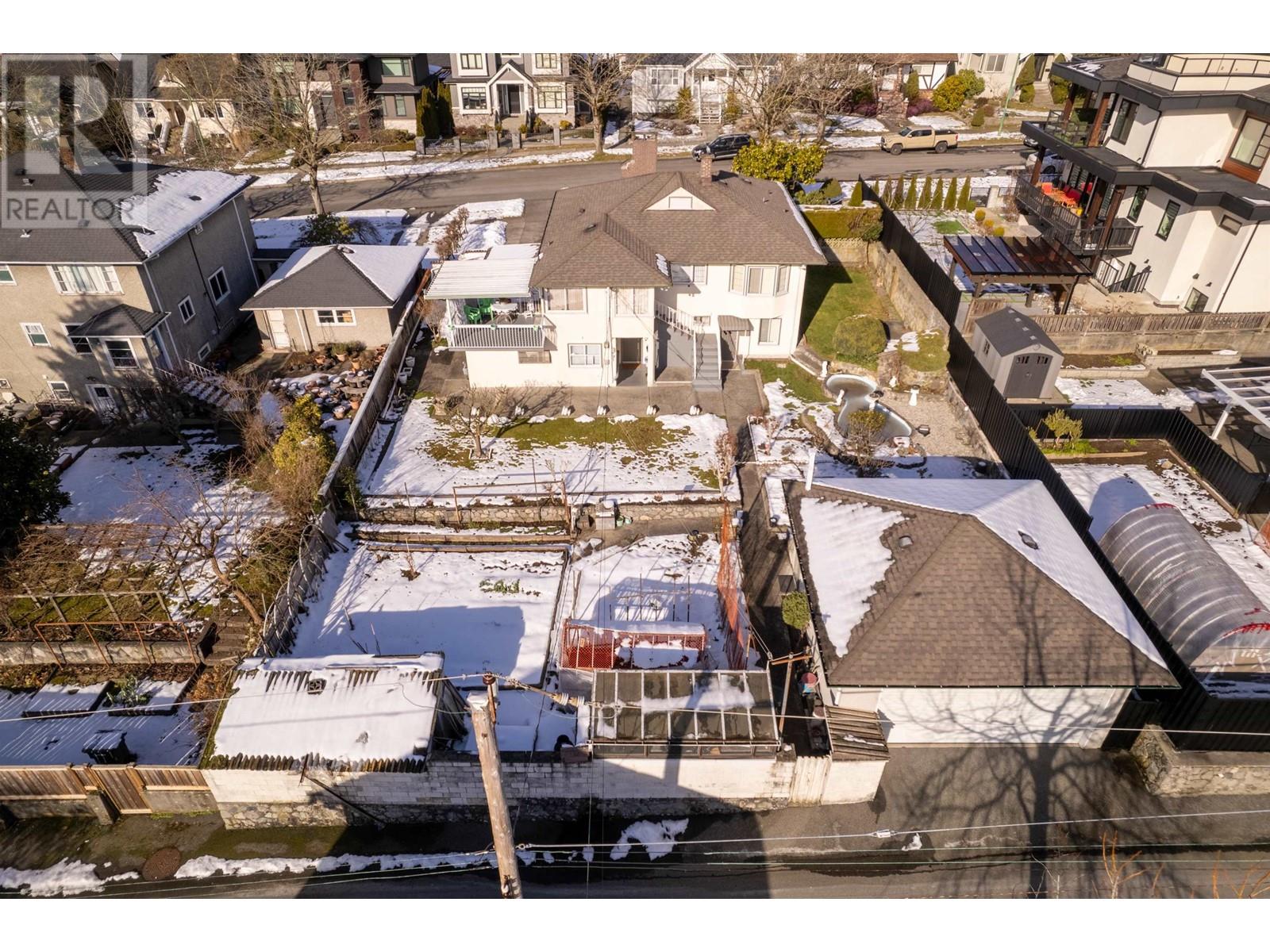 Listing Picture 6 of 26 : 3776 PANDORA STREET, Burnaby / 本拿比 - 魯藝地產 Yvonne Lu Group - MLS Medallion Club Member