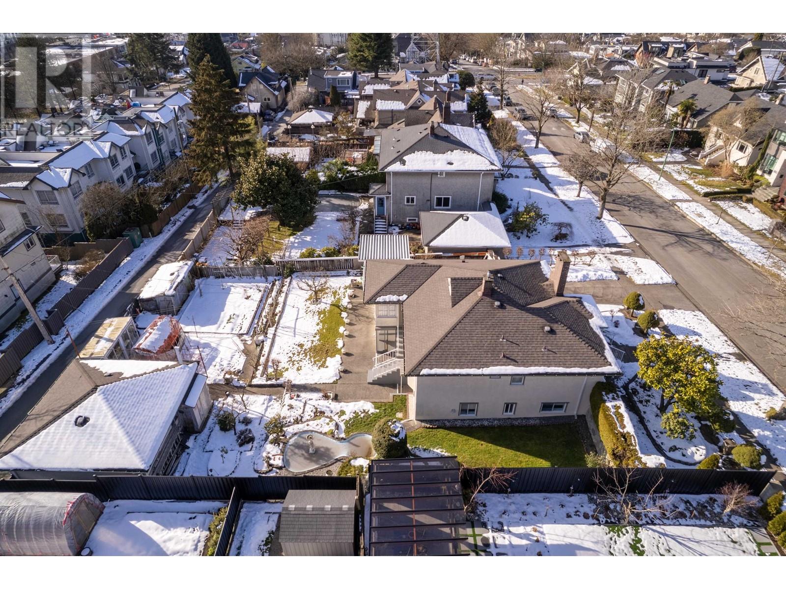 Listing Picture 9 of 26 : 3776 PANDORA STREET, Burnaby / 本拿比 - 魯藝地產 Yvonne Lu Group - MLS Medallion Club Member