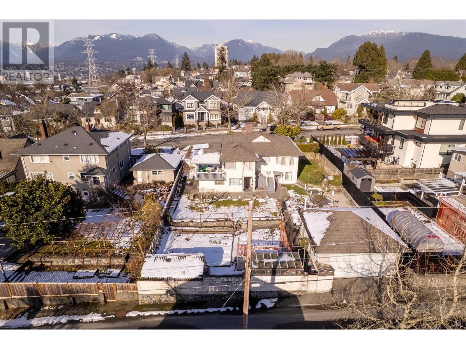 Listing Picture 5 of 26 : 3776 PANDORA STREET, Burnaby / 本拿比 - 魯藝地產 Yvonne Lu Group - MLS Medallion Club Member