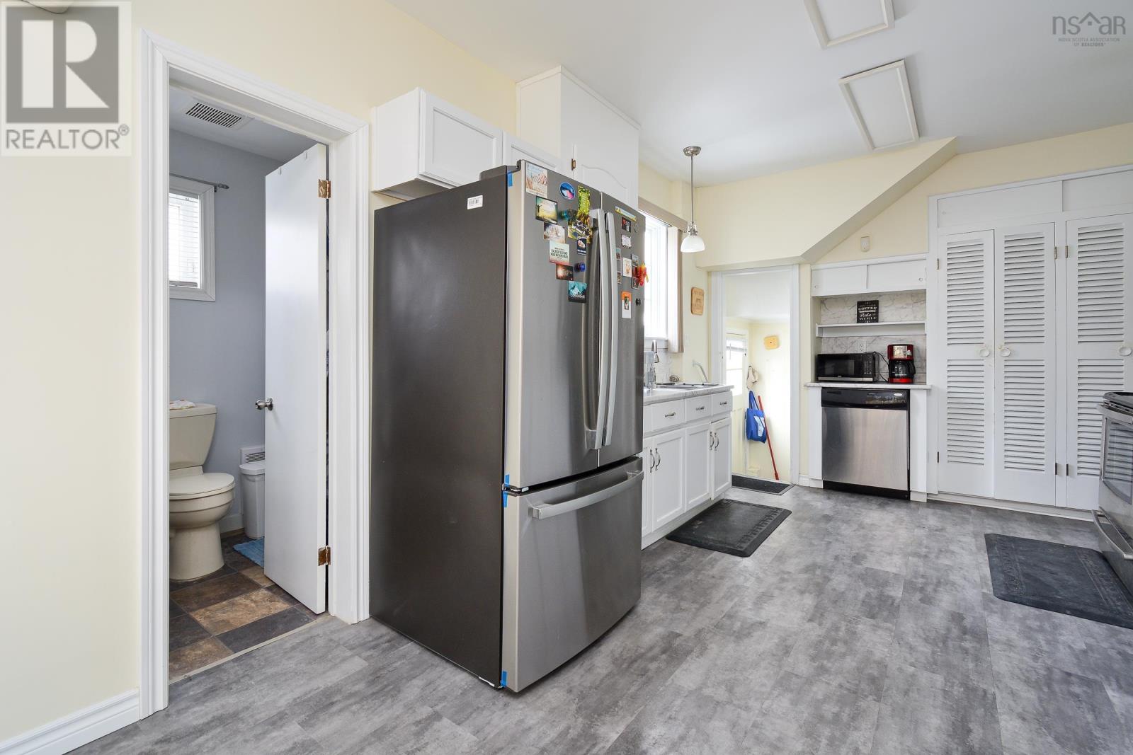 84 Queen Street, North Sydney, Nova Scotia  B2A 1A5 - Photo 10 - 202502999