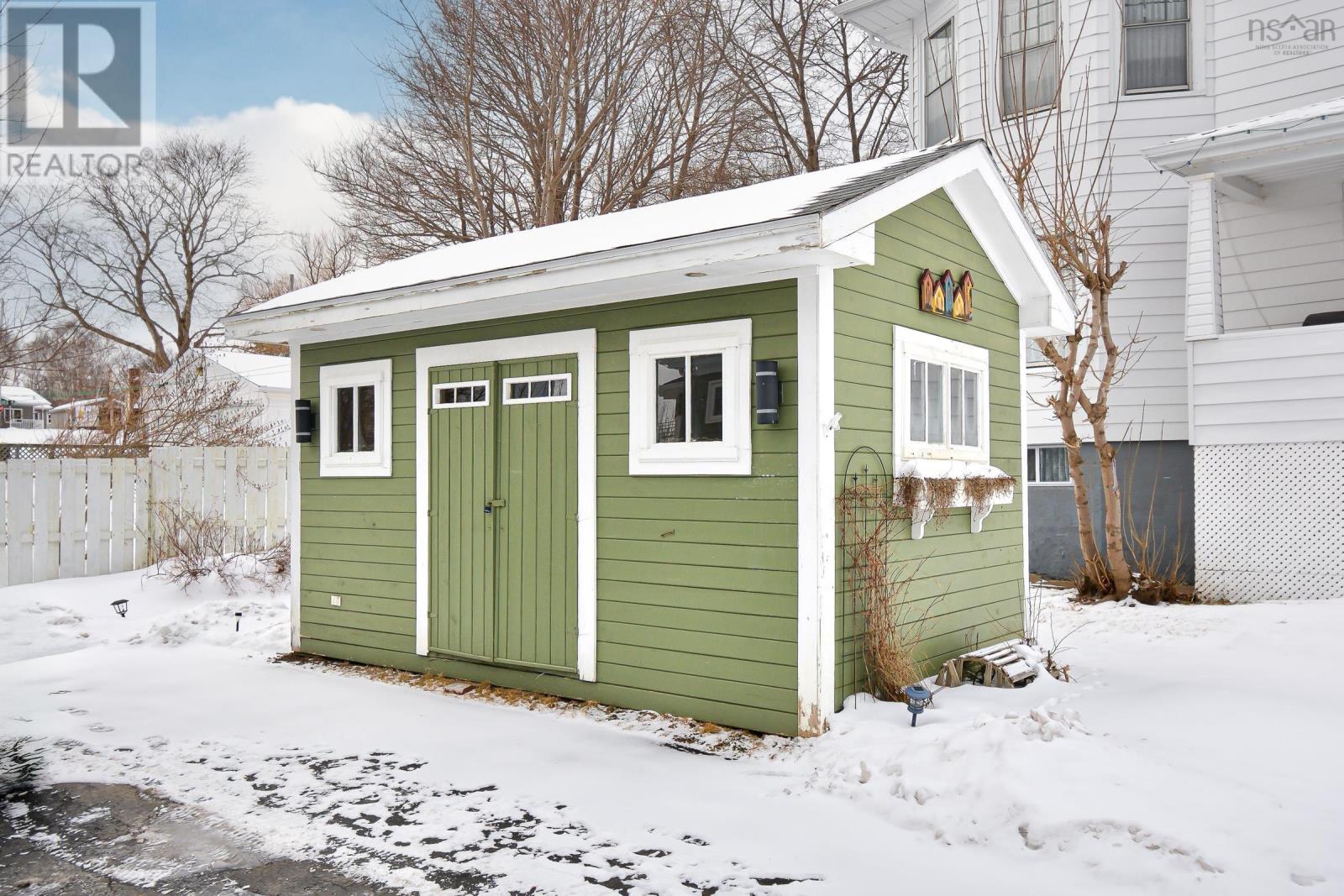 84 Queen Street, North Sydney, Nova Scotia  B2A 1A5 - Photo 3 - 202502999