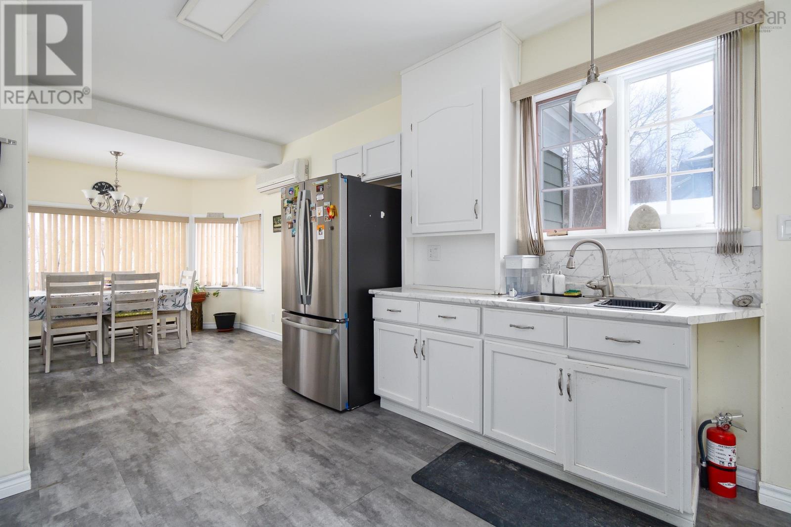 84 Queen Street, North Sydney, Nova Scotia  B2A 1A5 - Photo 5 - 202502999