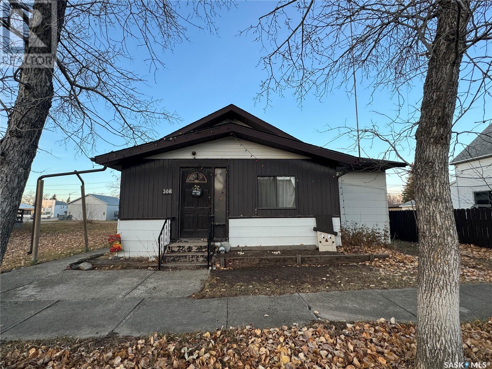Property at 308 King STREET image 2