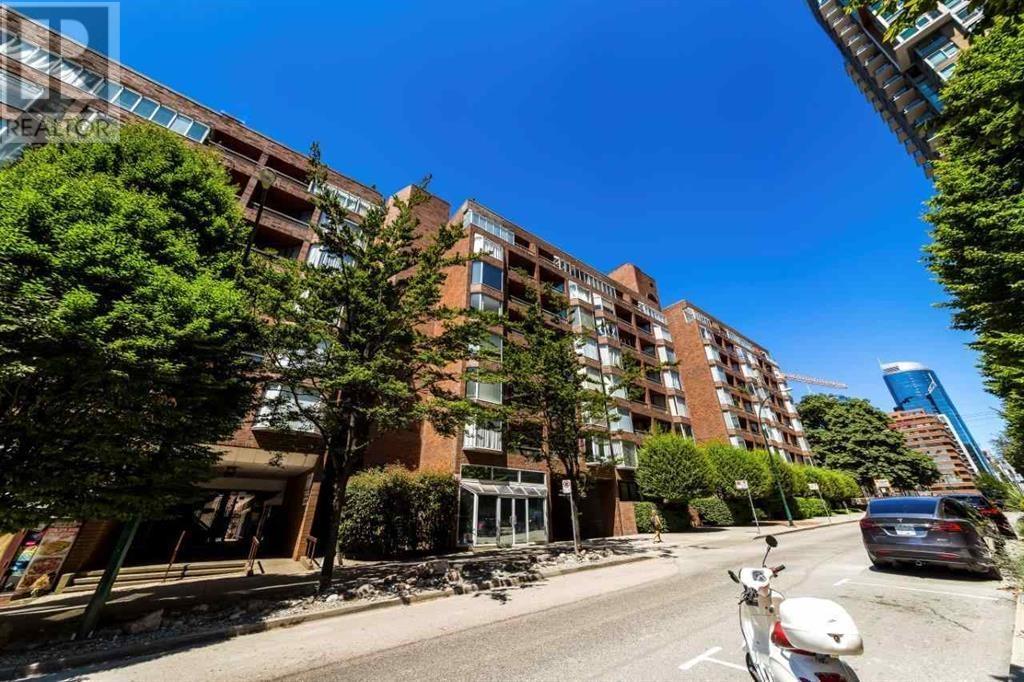 Listing Picture 2 of 14 : 814 1333 HORNBY STREET, Vancouver / 溫哥華 - 魯藝地產 Yvonne Lu Group - MLS Medallion Club Member