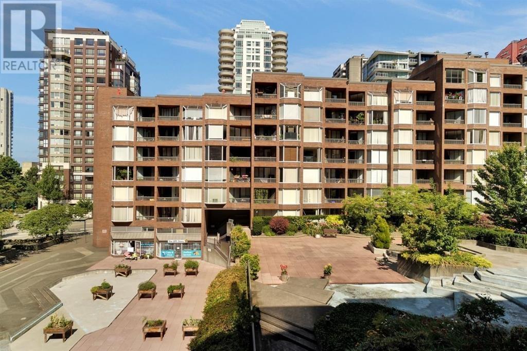 Listing Picture 6 of 14 : 814 1333 HORNBY STREET, Vancouver / 溫哥華 - 魯藝地產 Yvonne Lu Group - MLS Medallion Club Member