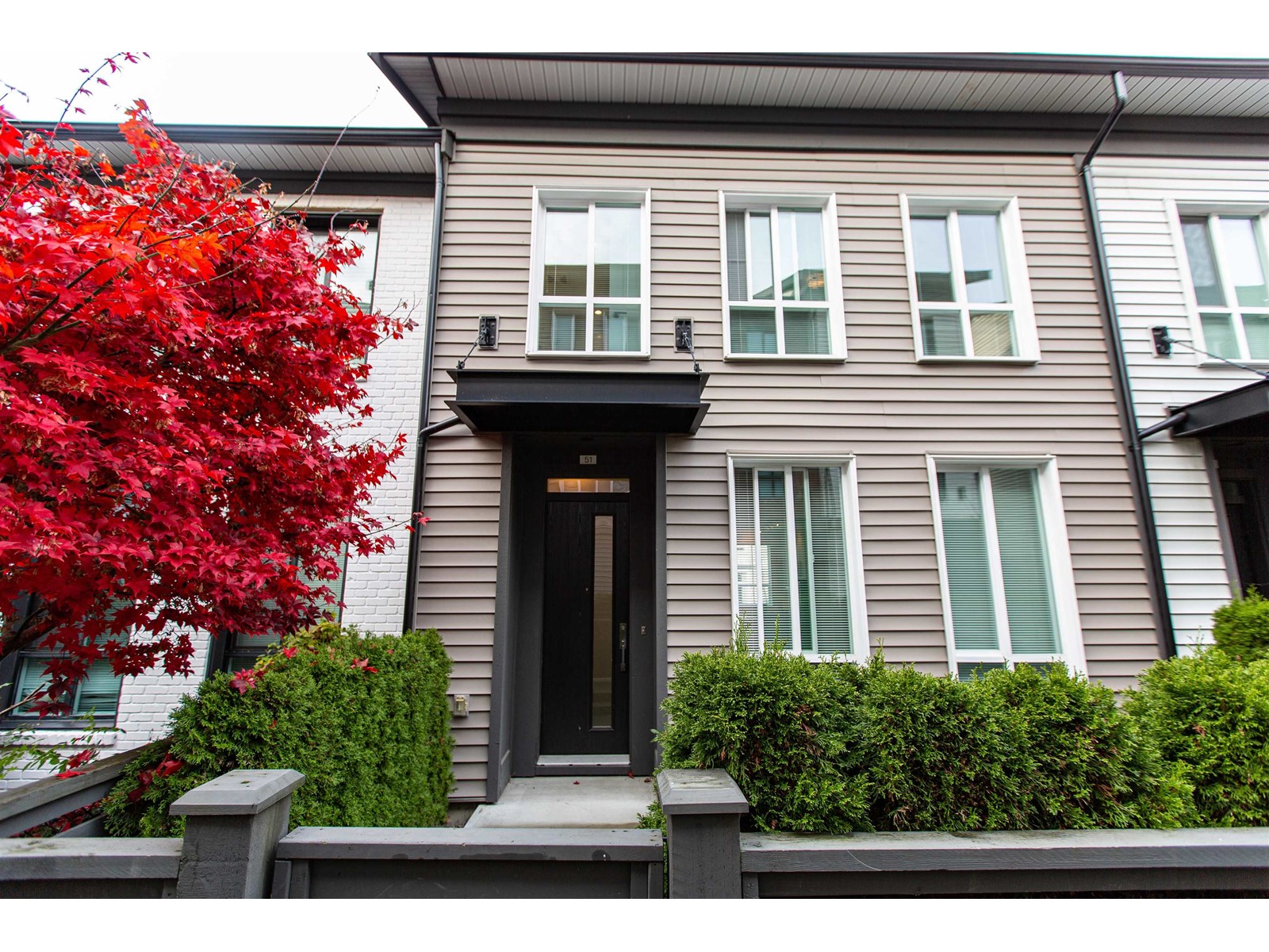Property at 51 15898 27 AVENUE image 1