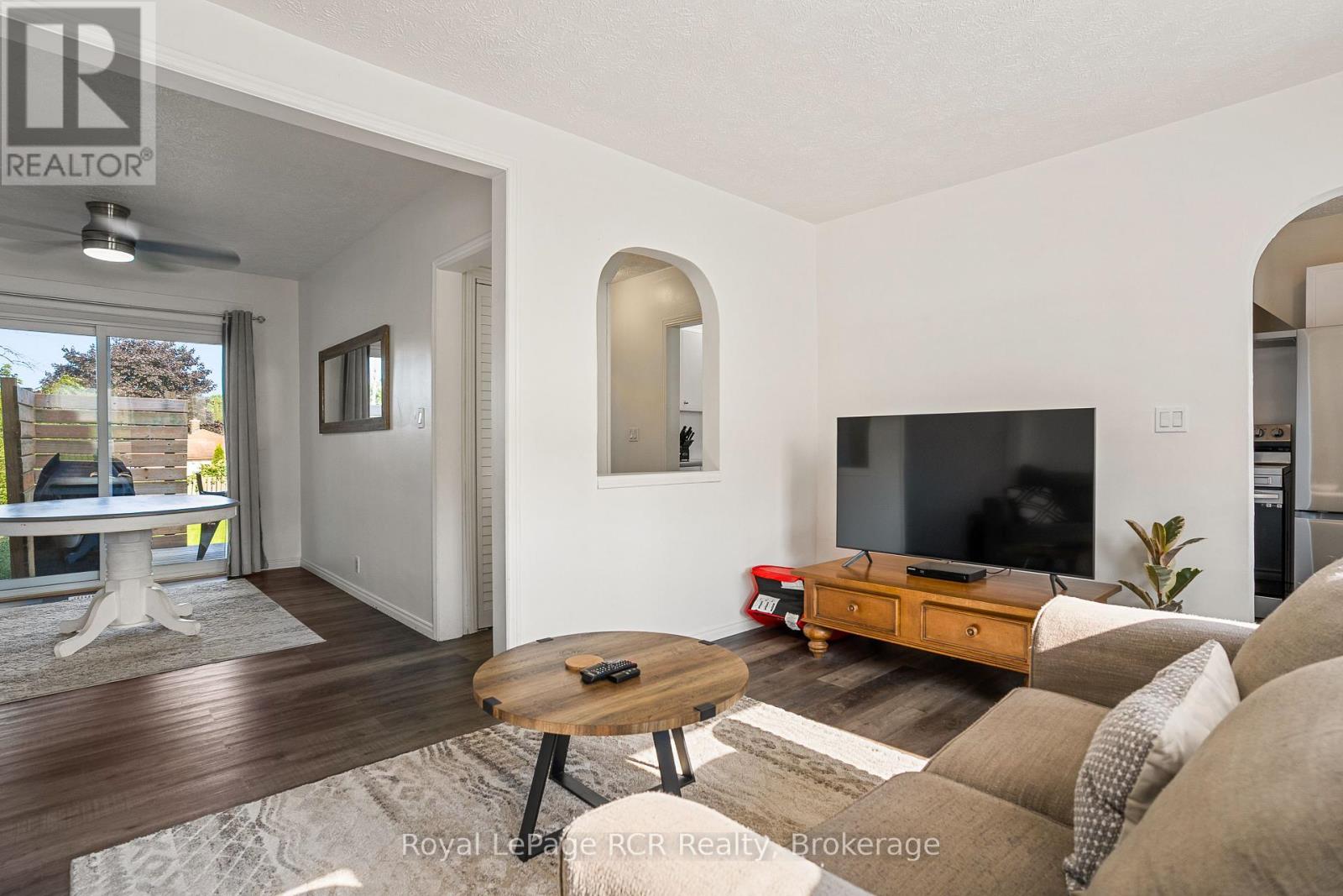 708 5th Street E, Owen Sound, Ontario  N4K 1E5 - Photo 11 - X11974768