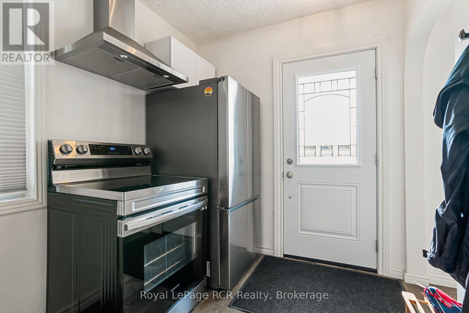 708 5th Street E, Owen Sound, Ontario  N4K 1E5 - Photo 4 - X11974768