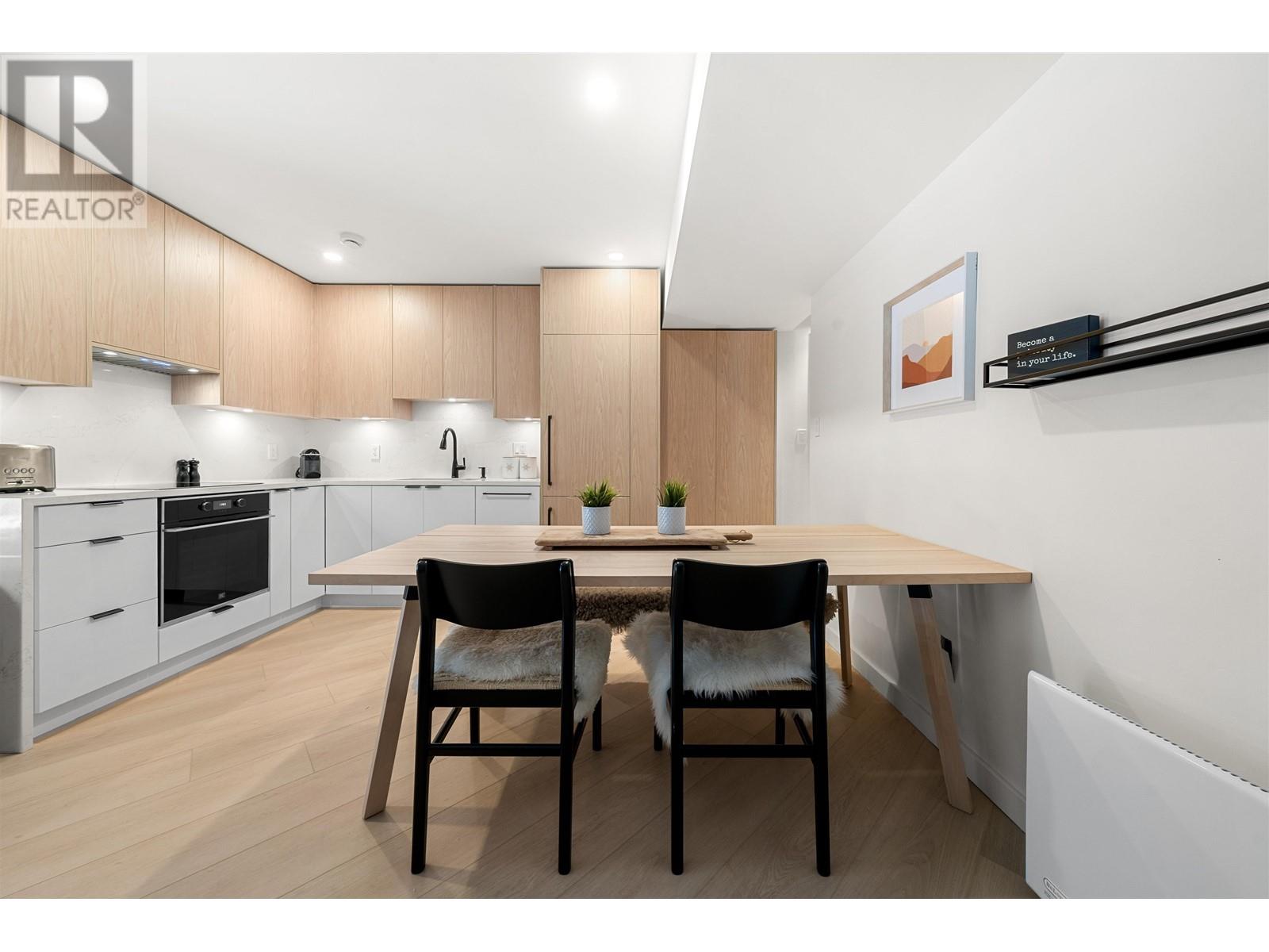 3260 Robinson Road, North Vancouver, British Columbia  V7J 3E9 - Photo 4 - R2967185