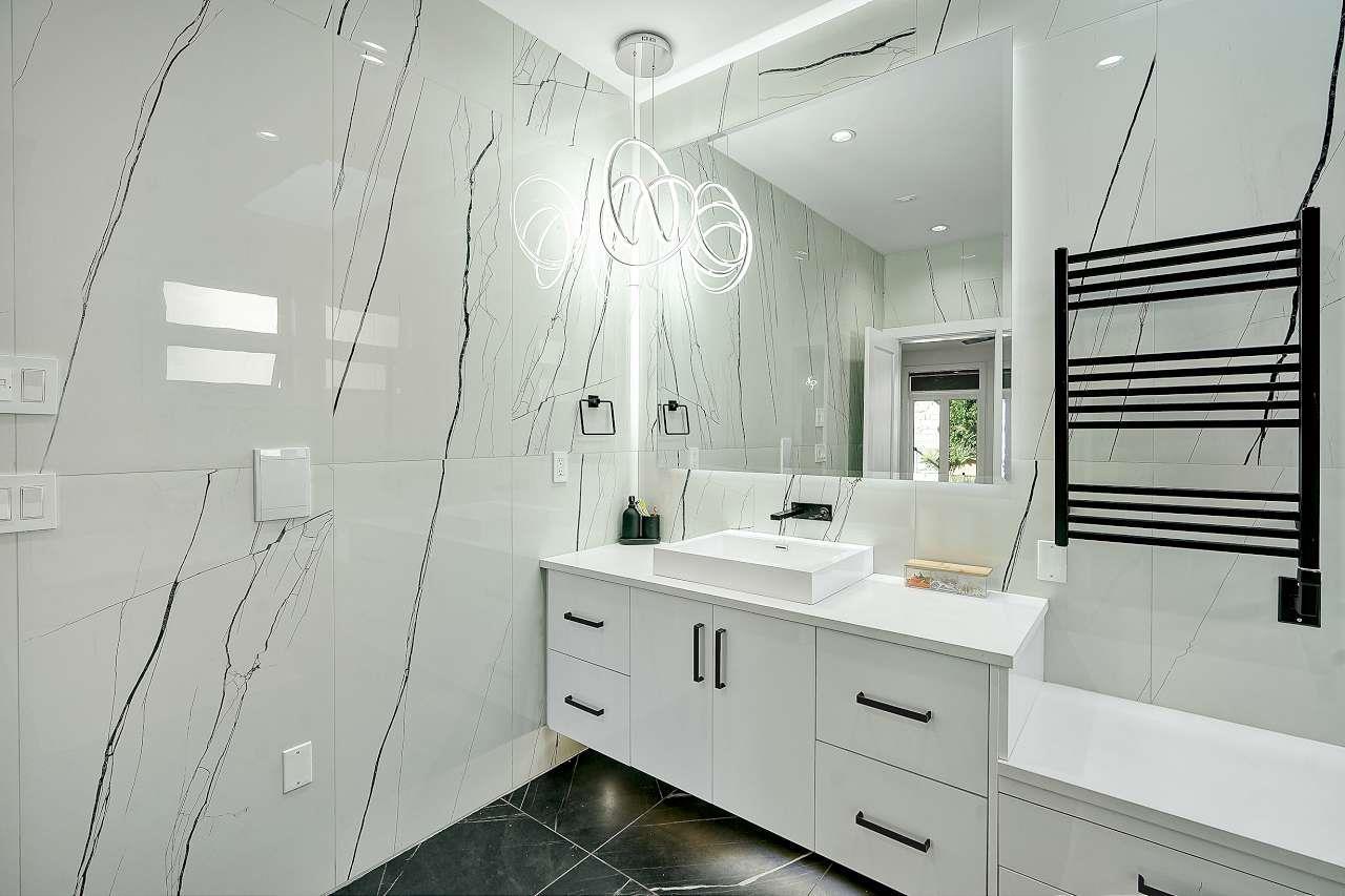 Property at 8682 152 STREET image 4