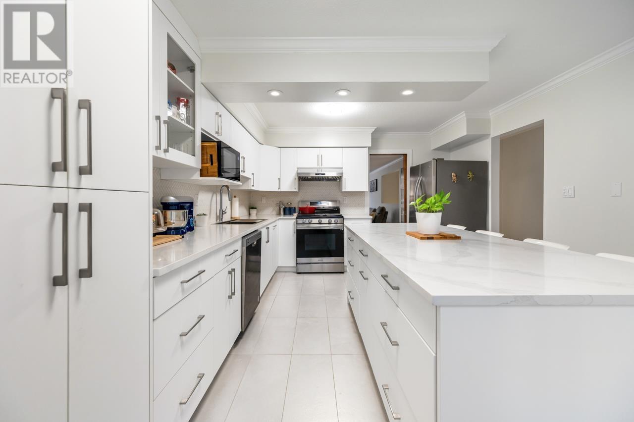 Listing Picture 9 of 23 : 9273 RYAN CRESCENT, Richmond / 烈治文 - 魯藝地產 Yvonne Lu Group - MLS Medallion Club Member