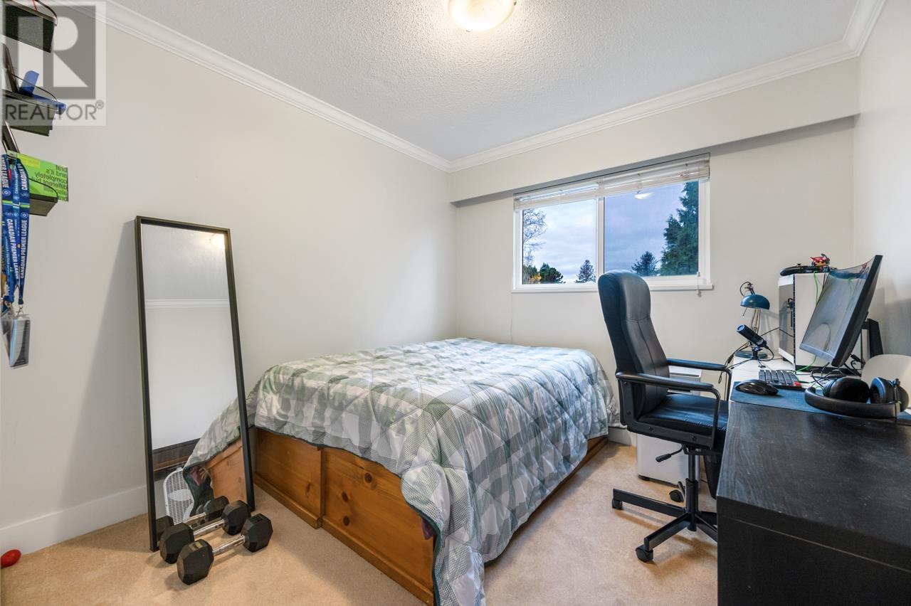 Listing Picture 12 of 23 : 9273 RYAN CRESCENT, Richmond / 烈治文 - 魯藝地產 Yvonne Lu Group - MLS Medallion Club Member