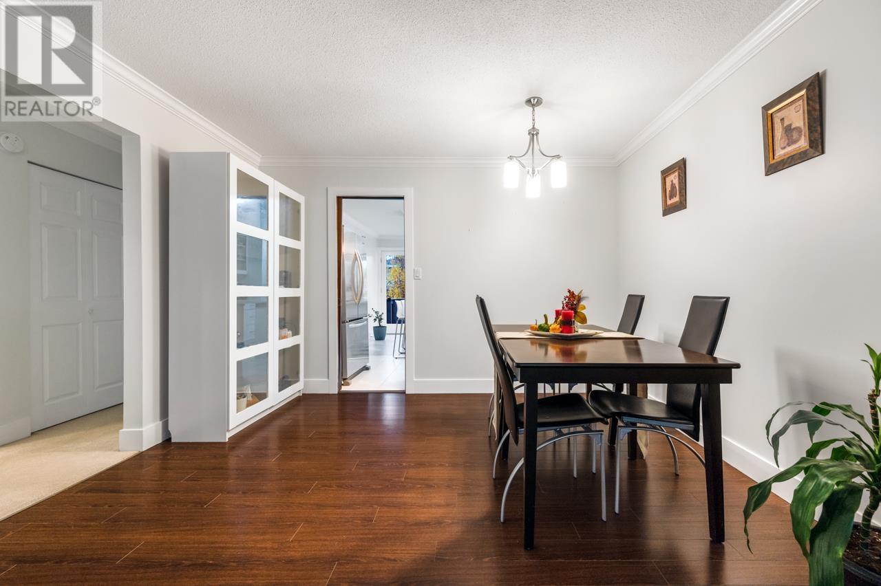 Listing Picture 10 of 23 : 9273 RYAN CRESCENT, Richmond / 烈治文 - 魯藝地產 Yvonne Lu Group - MLS Medallion Club Member