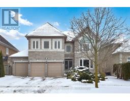 31 BLACK WALNUT CRESCENT, Richmond Hill, Ontario