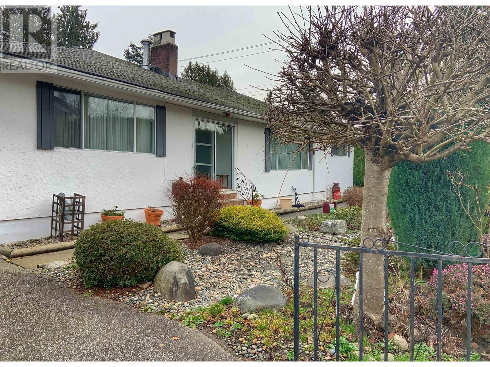 10880 Southridge Road, Richmond, British Columbia  V7A 2X4 - Photo 2 - R2966704