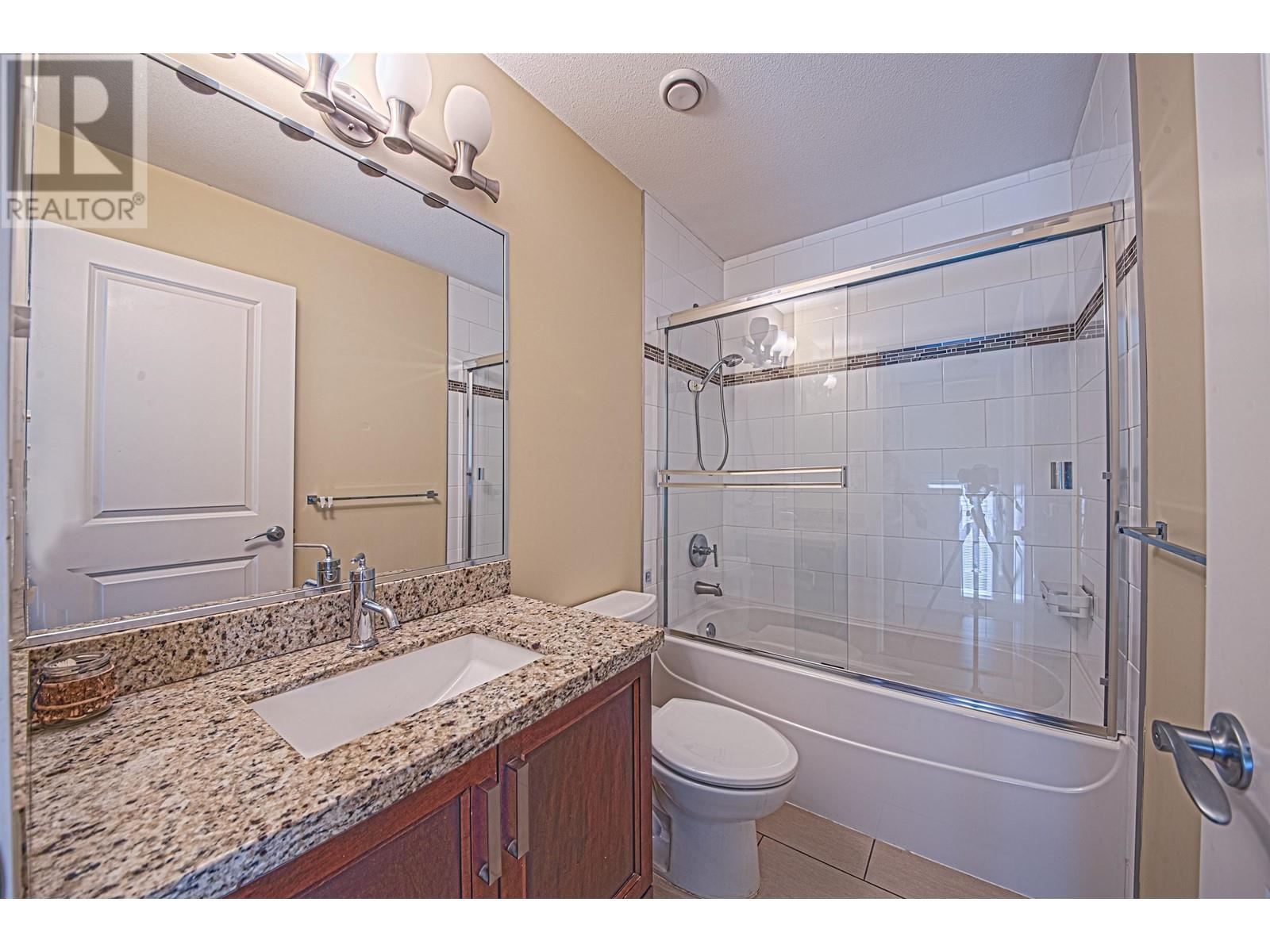 Listing Picture 6 of 21 : 37 9699 SILLS AVENUE, Richmond / 烈治文 - 魯藝地產 Yvonne Lu Group - MLS Medallion Club Member