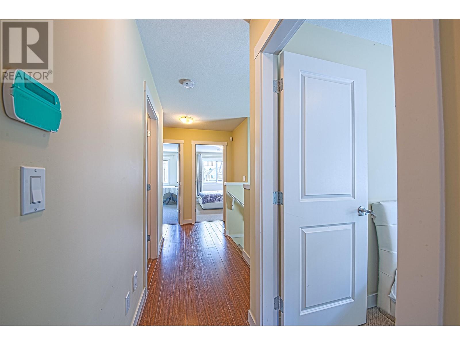 Listing Picture 4 of 21 : 37 9699 SILLS AVENUE, Richmond / 烈治文 - 魯藝地產 Yvonne Lu Group - MLS Medallion Club Member