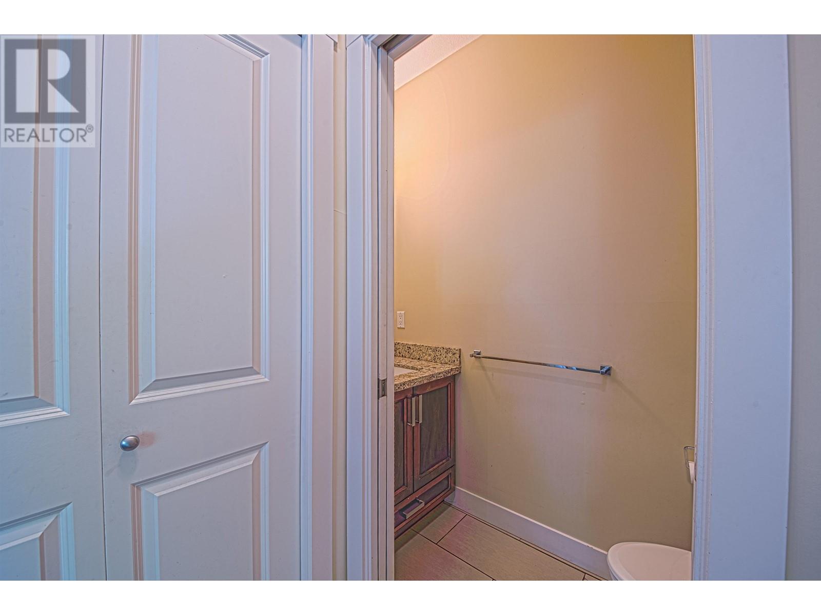 Listing Picture 3 of 21 : 37 9699 SILLS AVENUE, Richmond / 烈治文 - 魯藝地產 Yvonne Lu Group - MLS Medallion Club Member