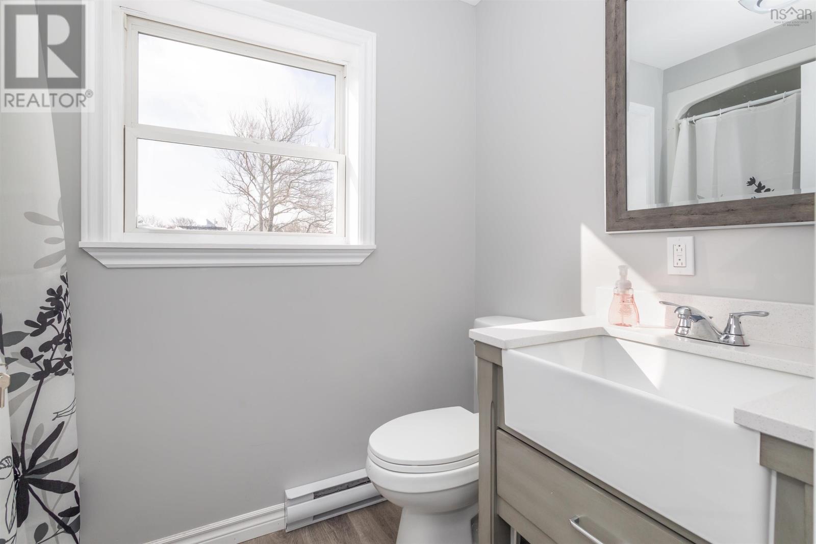 6 Essex Street, Glace Bay, Nova Scotia  B1A 5H4 - Photo 18 - 202426796