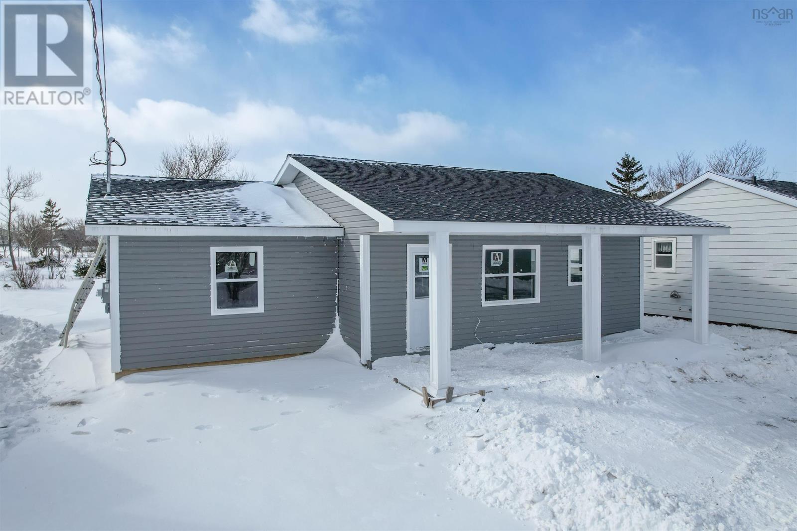 6 Essex Street, Glace Bay, Nova Scotia  B1A 5H4 - Photo 2 - 202426796