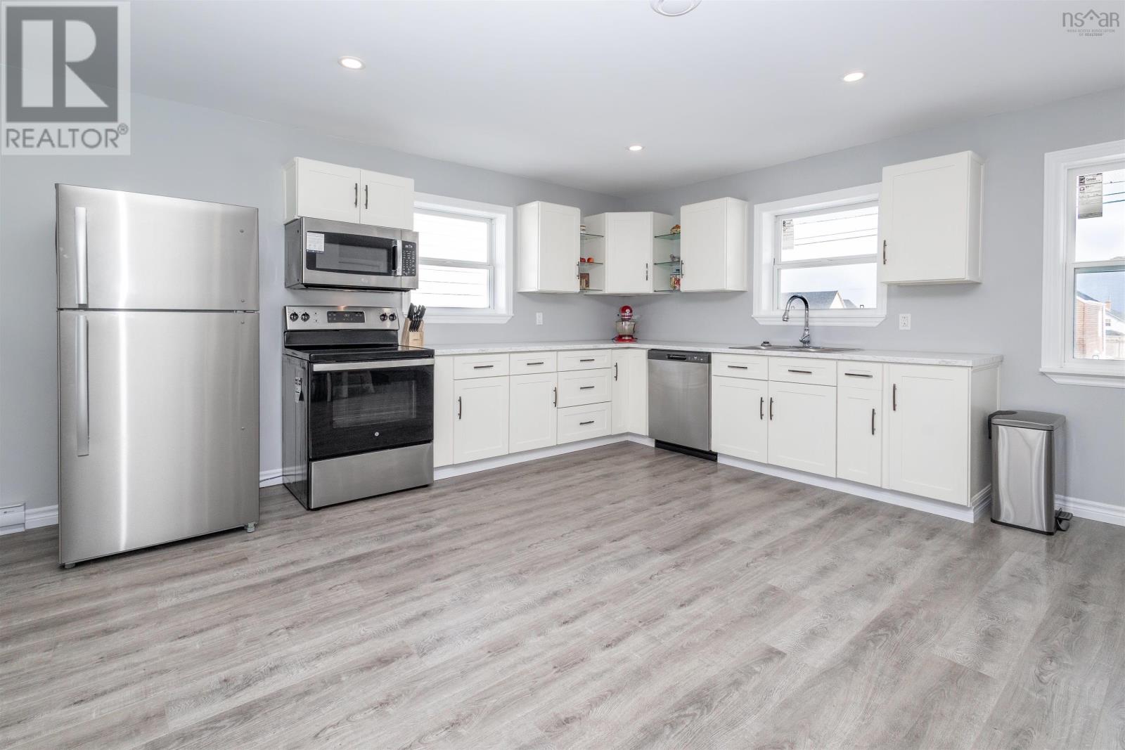 6 Essex Street, Glace Bay, Nova Scotia  B1A 5H4 - Photo 7 - 202426796