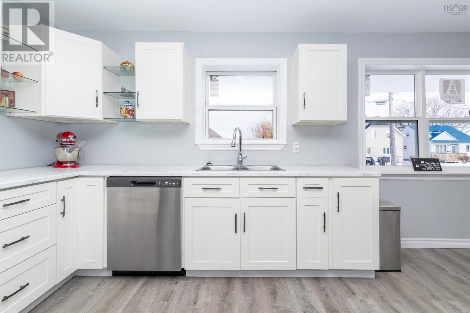 6 Essex Street, Glace Bay, Nova Scotia  B1A 5H4 - Photo 8 - 202426796