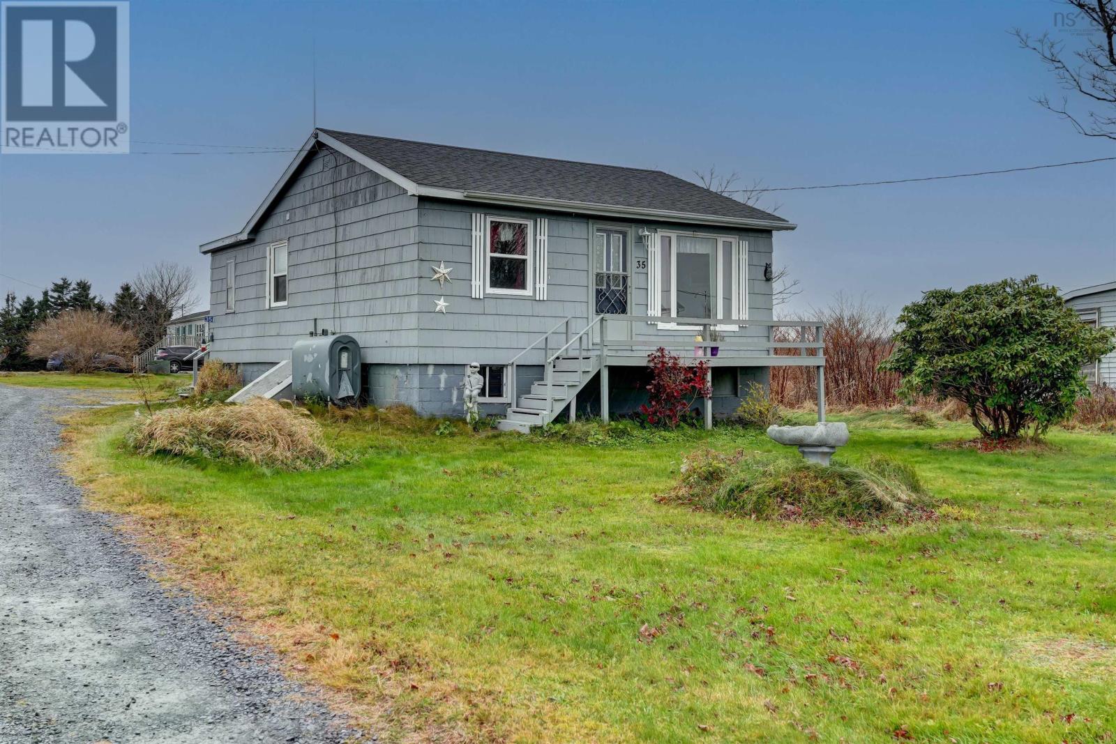 35 Pettipas Road, Terence Bay, Nova Scotia  B3T 1Y4 - Photo 2 - 202503011