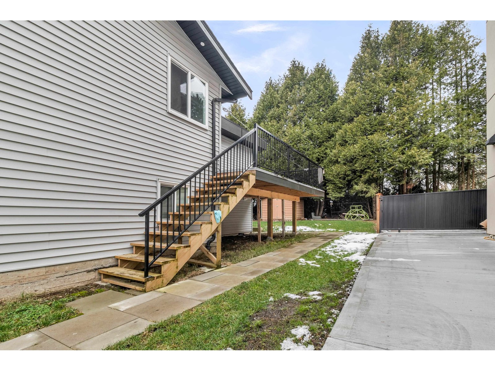 9137 Malcolm Place, Surrey, British Columbia  V3V 6G1 - Photo 14 - R2966399