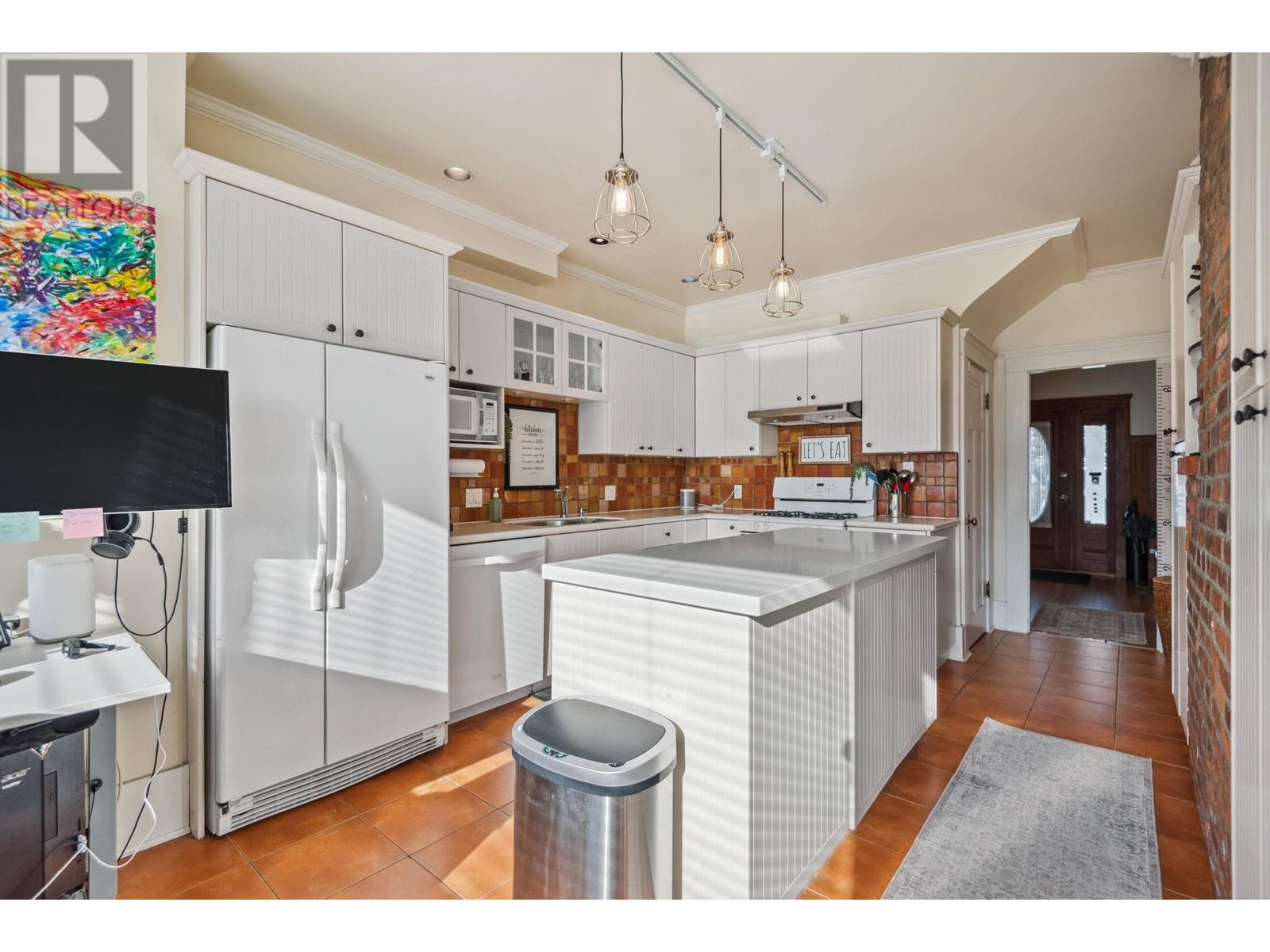 Listing Picture 14 of 40 : 628 W 22ND AVENUE, Vancouver / 溫哥華 - 魯藝地產 Yvonne Lu Group - MLS Medallion Club Member