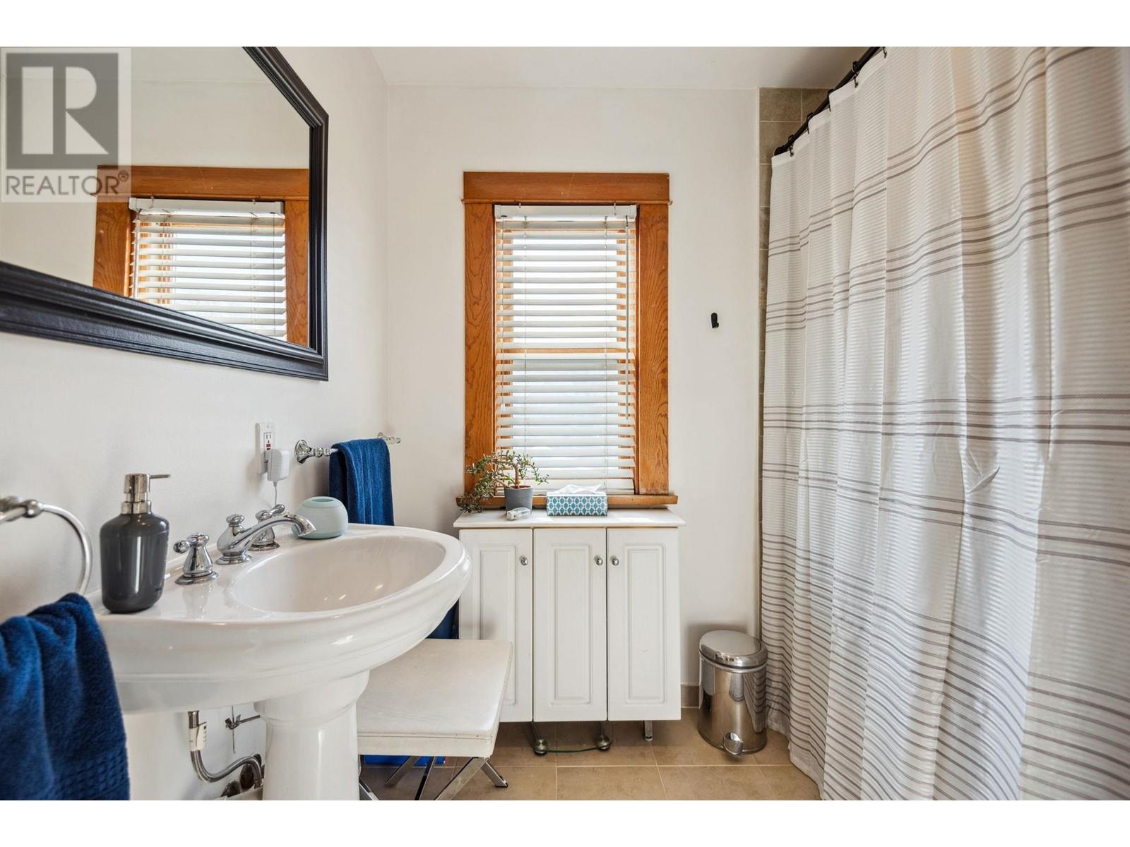 Listing Picture 21 of 40 : 628 W 22ND AVENUE, Vancouver / 溫哥華 - 魯藝地產 Yvonne Lu Group - MLS Medallion Club Member