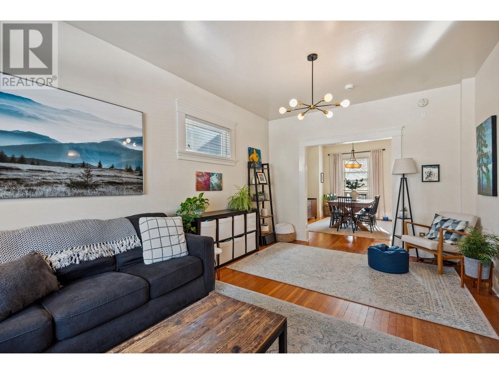 Listing Picture 5 of 40 : 628 W 22ND AVENUE, Vancouver / 溫哥華 - 魯藝地產 Yvonne Lu Group - MLS Medallion Club Member