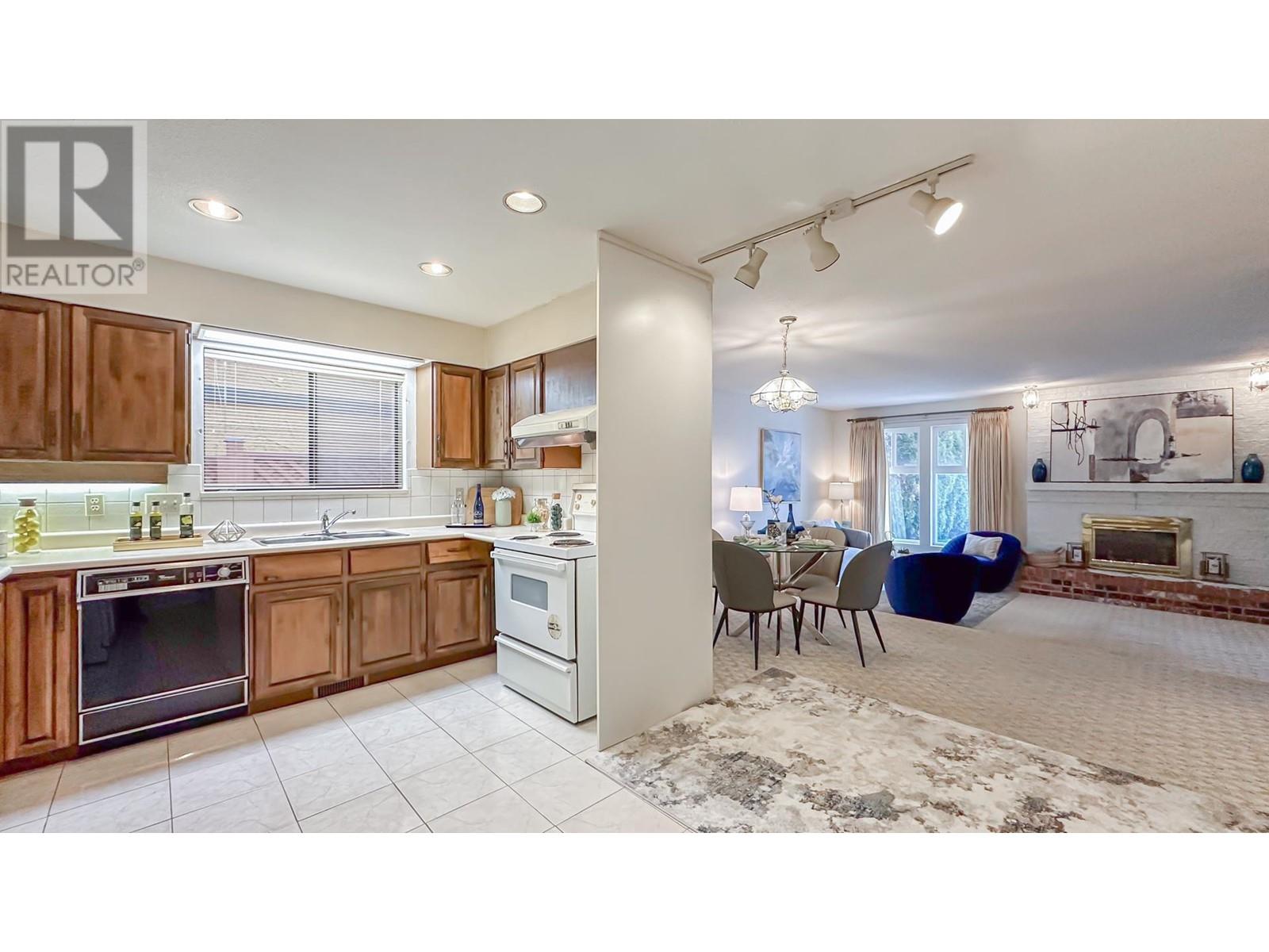 Listing Picture 11 of 39 : 4911 GROAT AVENUE, Richmond / 烈治文 - 魯藝地產 Yvonne Lu Group - MLS Medallion Club Member