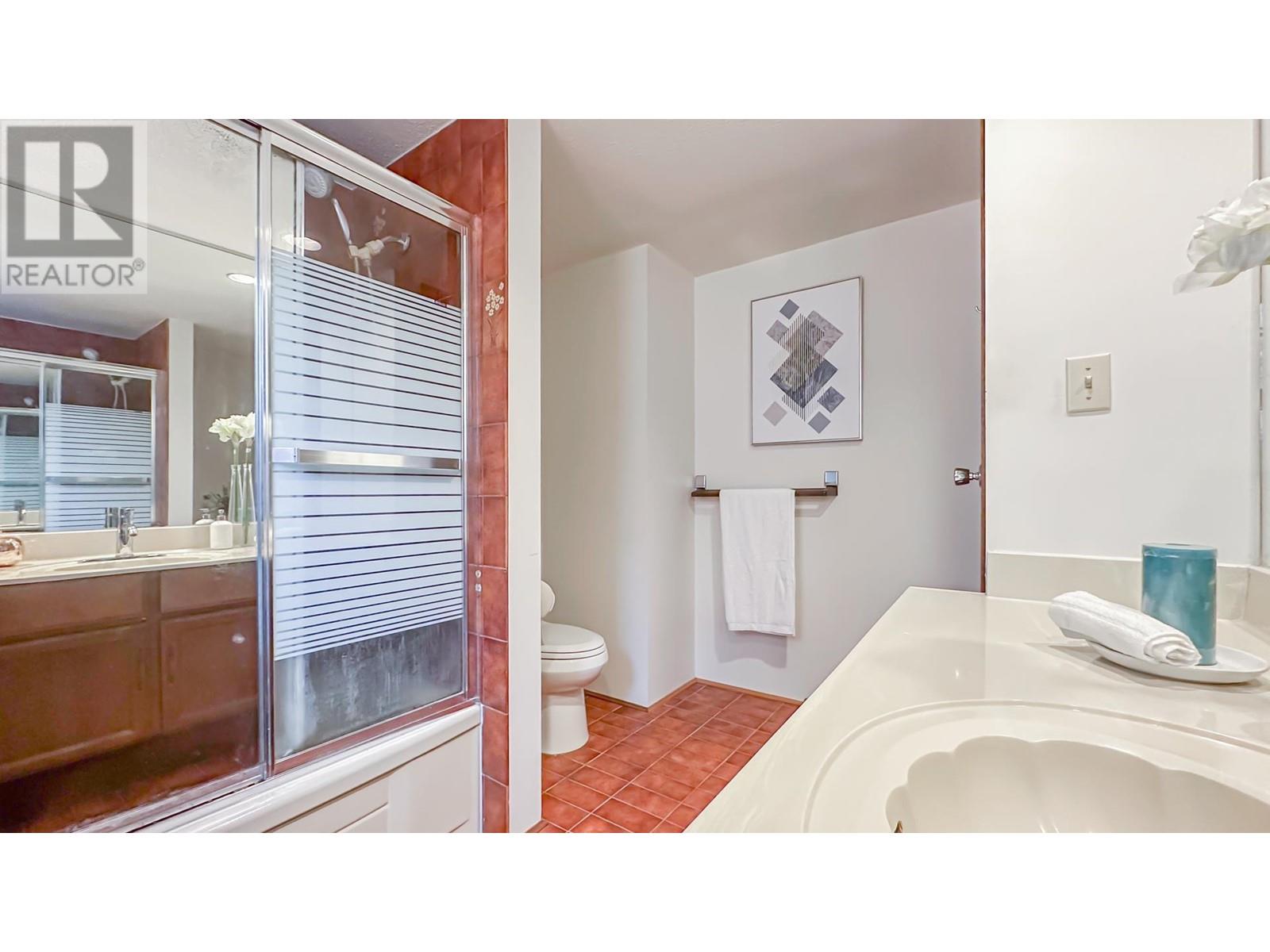 Listing Picture 35 of 39 : 4911 GROAT AVENUE, Richmond / 烈治文 - 魯藝地產 Yvonne Lu Group - MLS Medallion Club Member