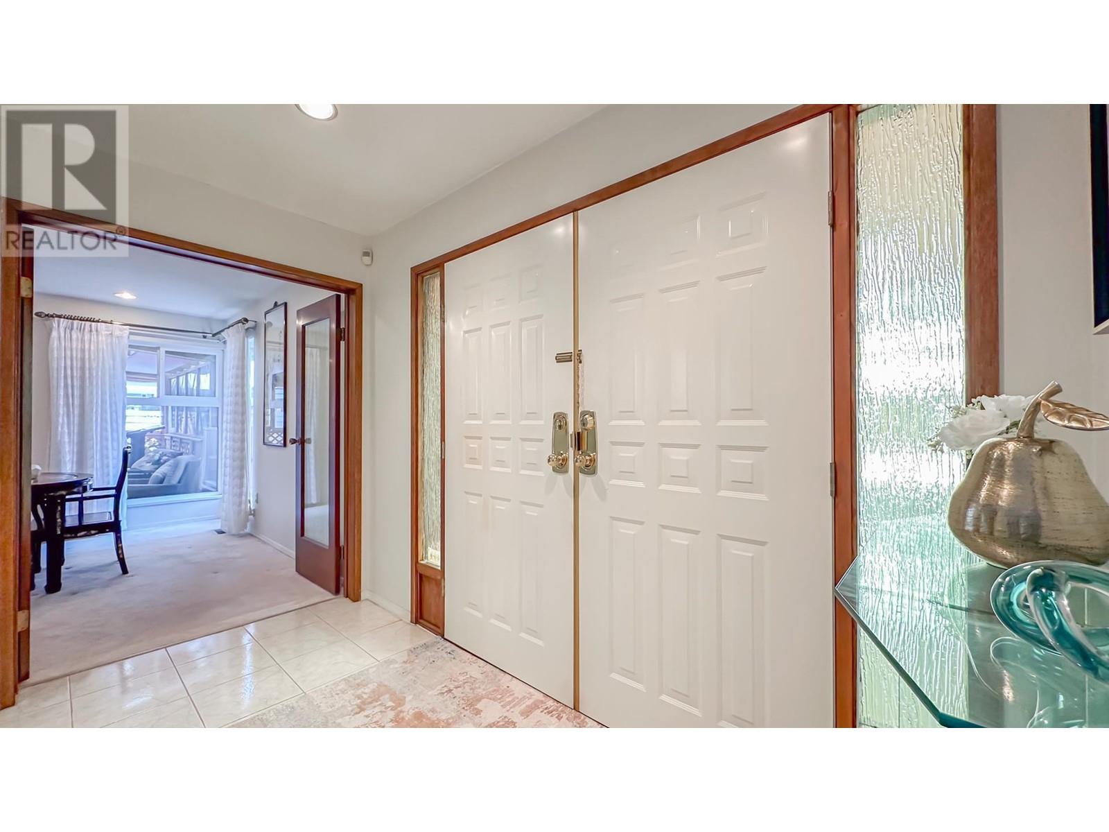 Listing Picture 3 of 39 : 4911 GROAT AVENUE, Richmond / 烈治文 - 魯藝地產 Yvonne Lu Group - MLS Medallion Club Member