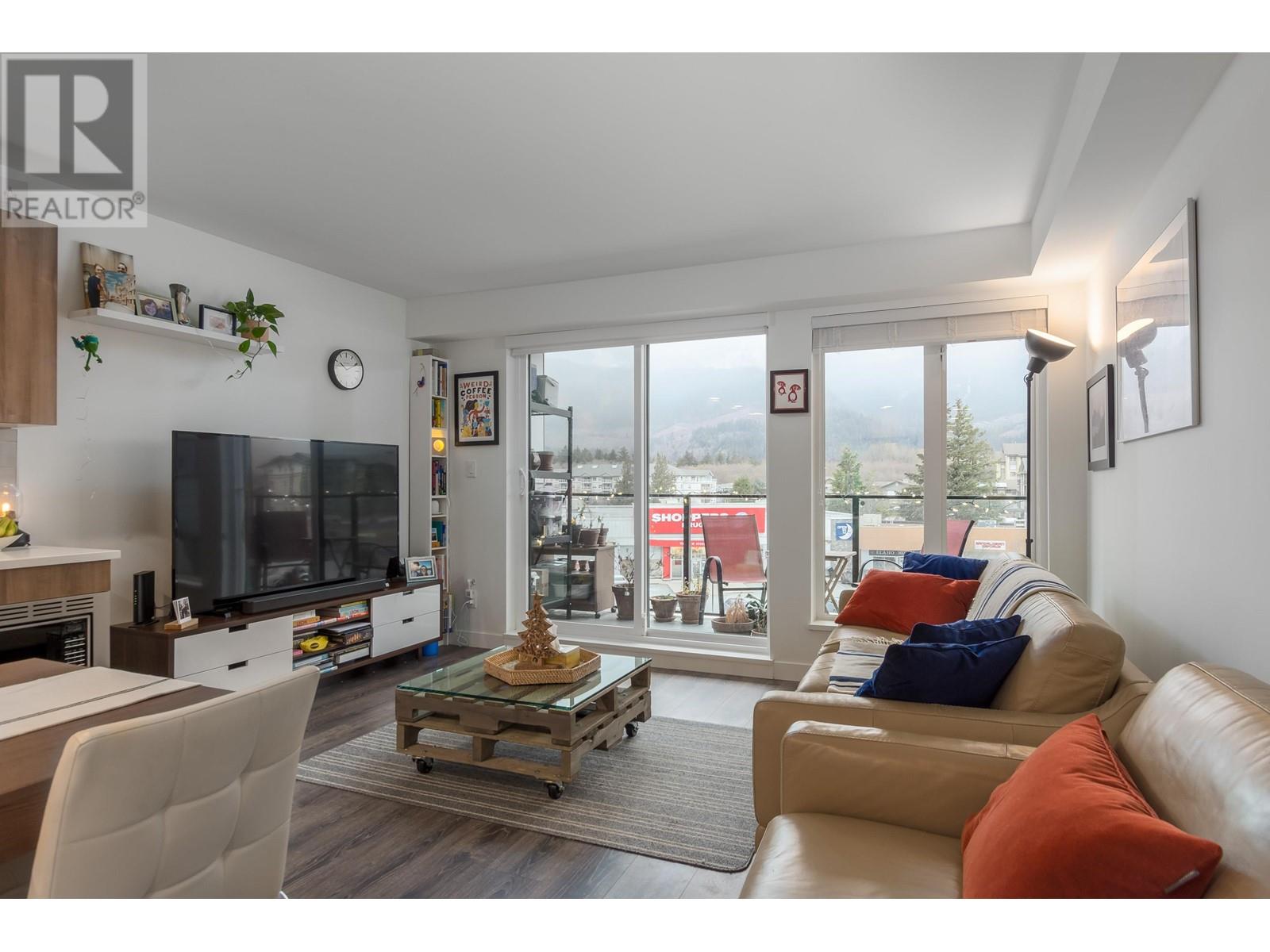 Property at 304 1365 PEMBERTON AVENUE image 4
