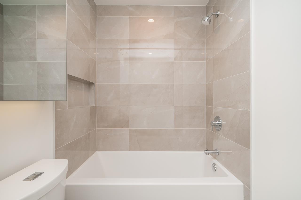 801 10750 135a Street, Surrey, British Columbia  V3T 0V4 - Photo 21 - R2962024