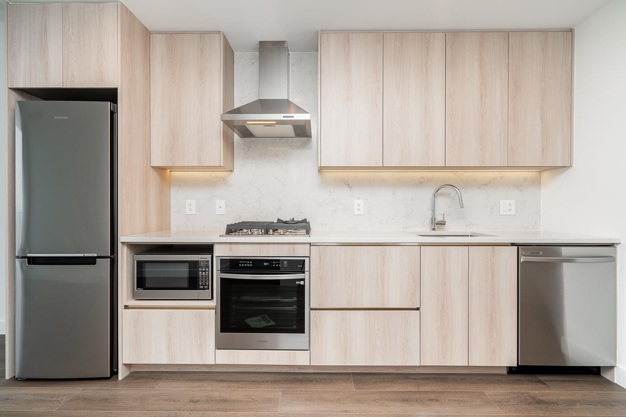 801 10750 135a Street, Surrey, British Columbia  V3T 0V4 - Photo 7 - R2962024