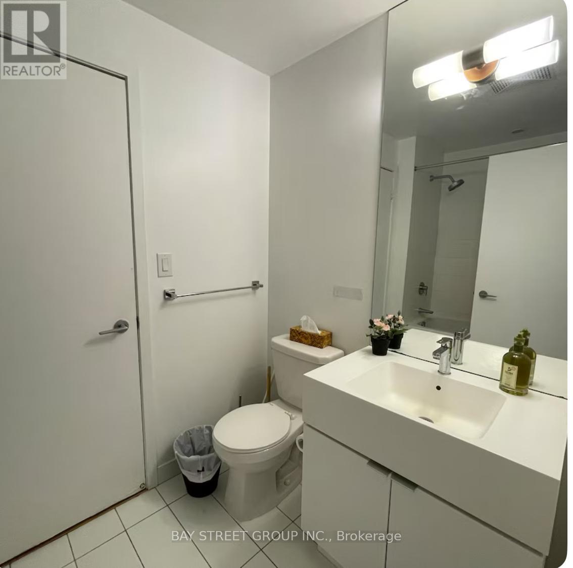 4303 - 21 Iceboat Terrace, Toronto, Ontario  M5V 4A9 - Photo 7 - C11975063