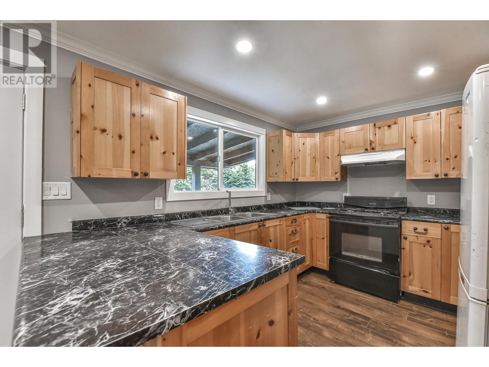 Property at 9707 287 STREET image 4