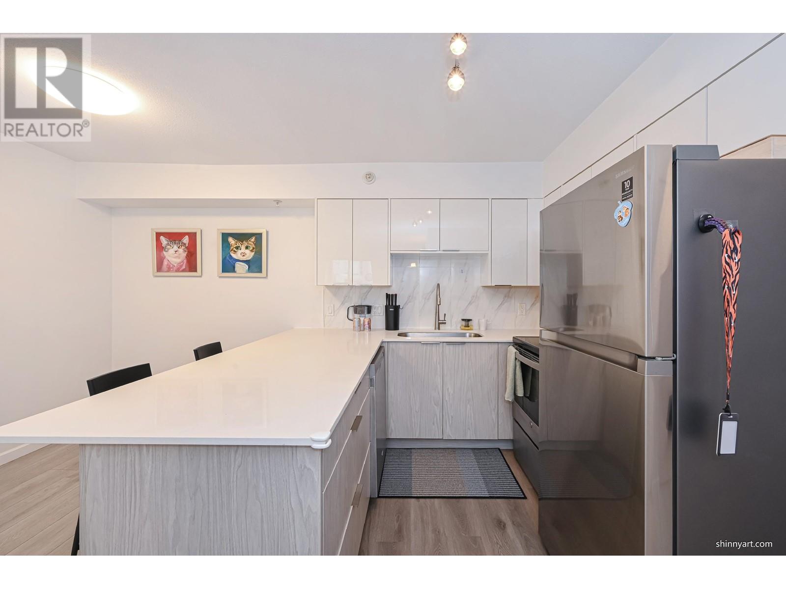 Property at 211 488 HELMCKEN STREET image 5