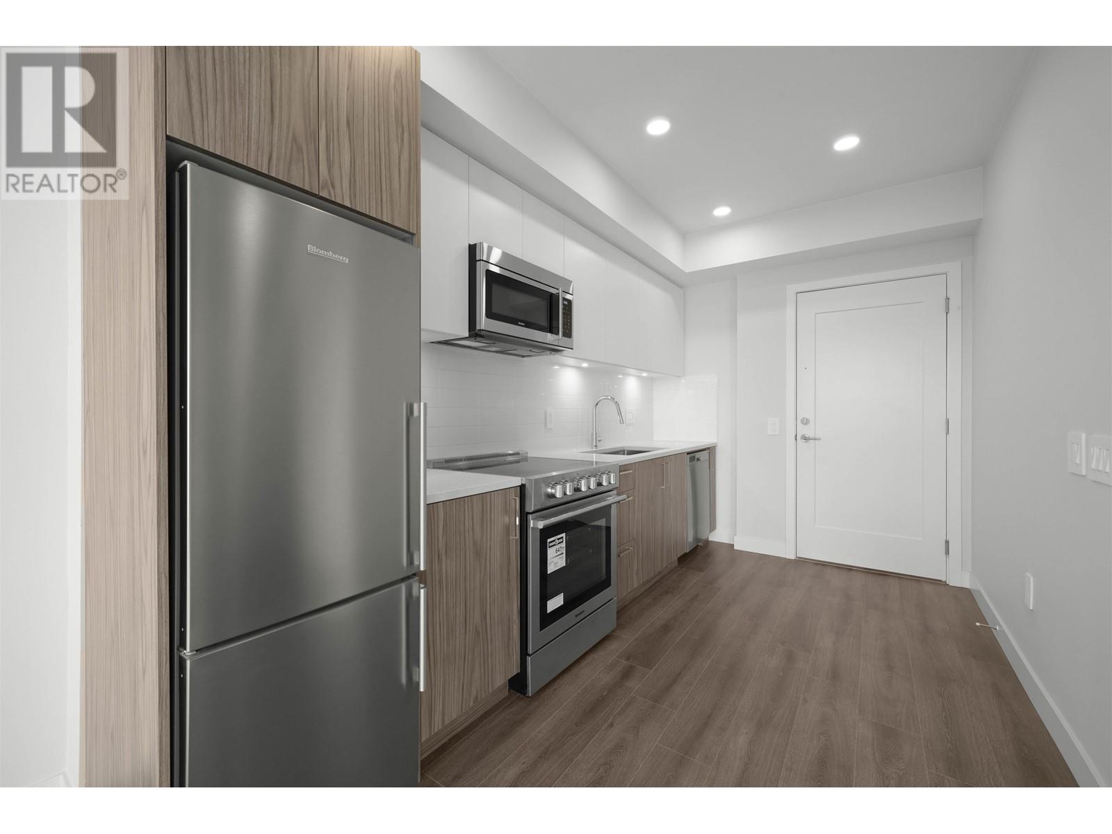 405 5535 Hastings Street, Burnaby, British Columbia  V5B 1R2 - Photo 2 - R2959200