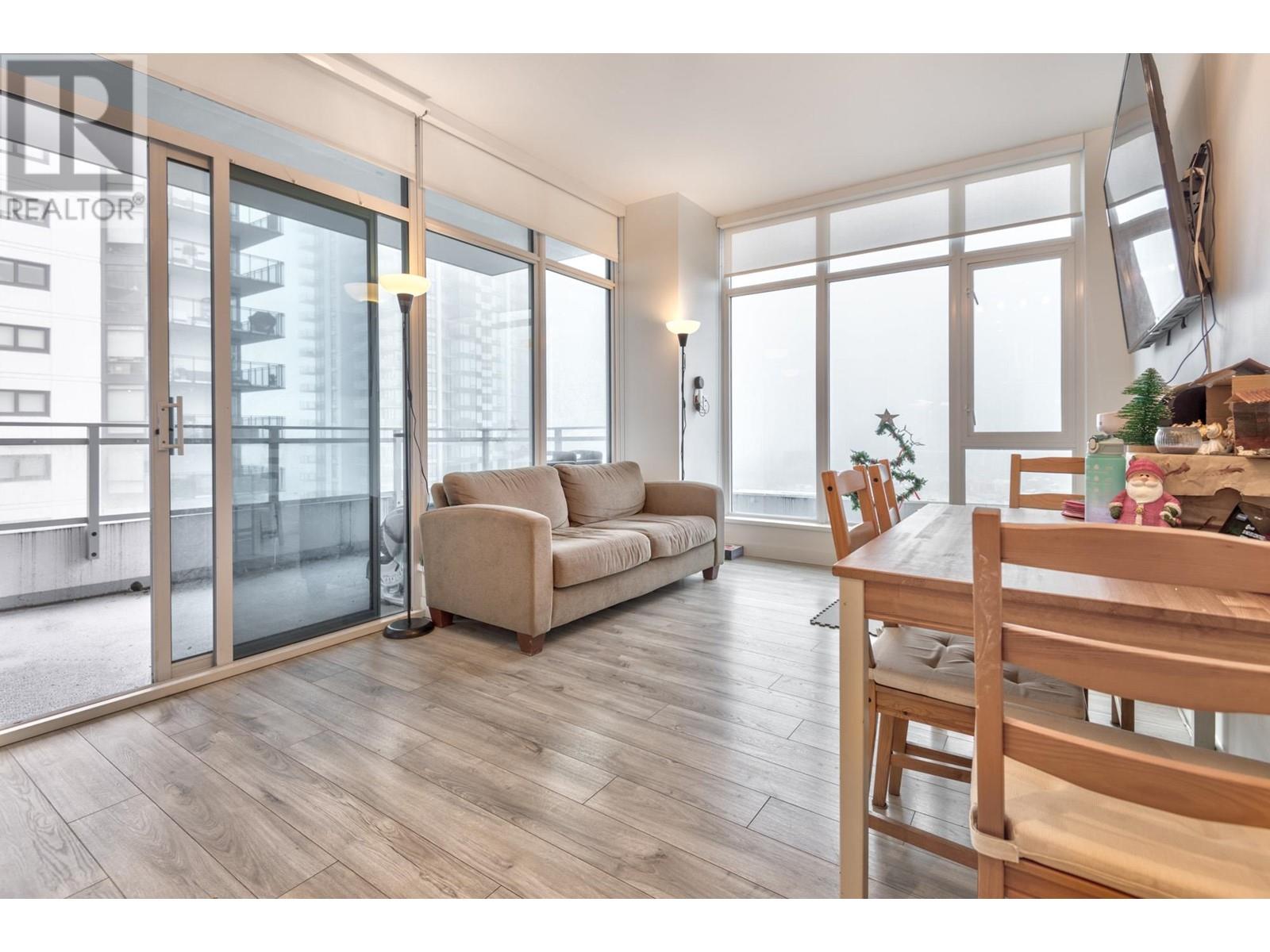Listing Picture 10 of 28 : 603 2288 ALPHA AVENUE, Burnaby / 本拿比 - 魯藝地產 Yvonne Lu Group - MLS Medallion Club Member