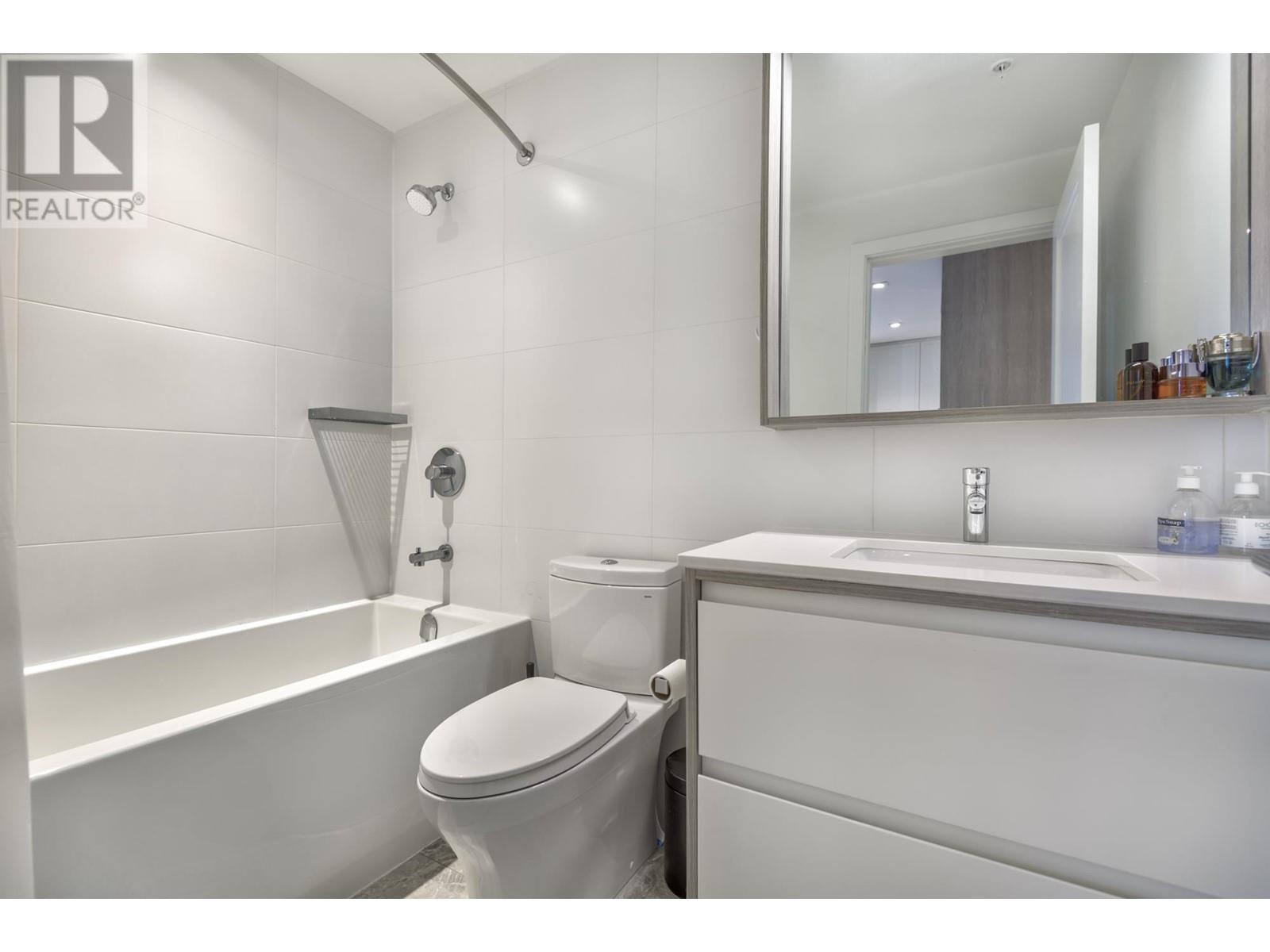 Listing Picture 19 of 28 : 603 2288 ALPHA AVENUE, Burnaby / 本拿比 - 魯藝地產 Yvonne Lu Group - MLS Medallion Club Member