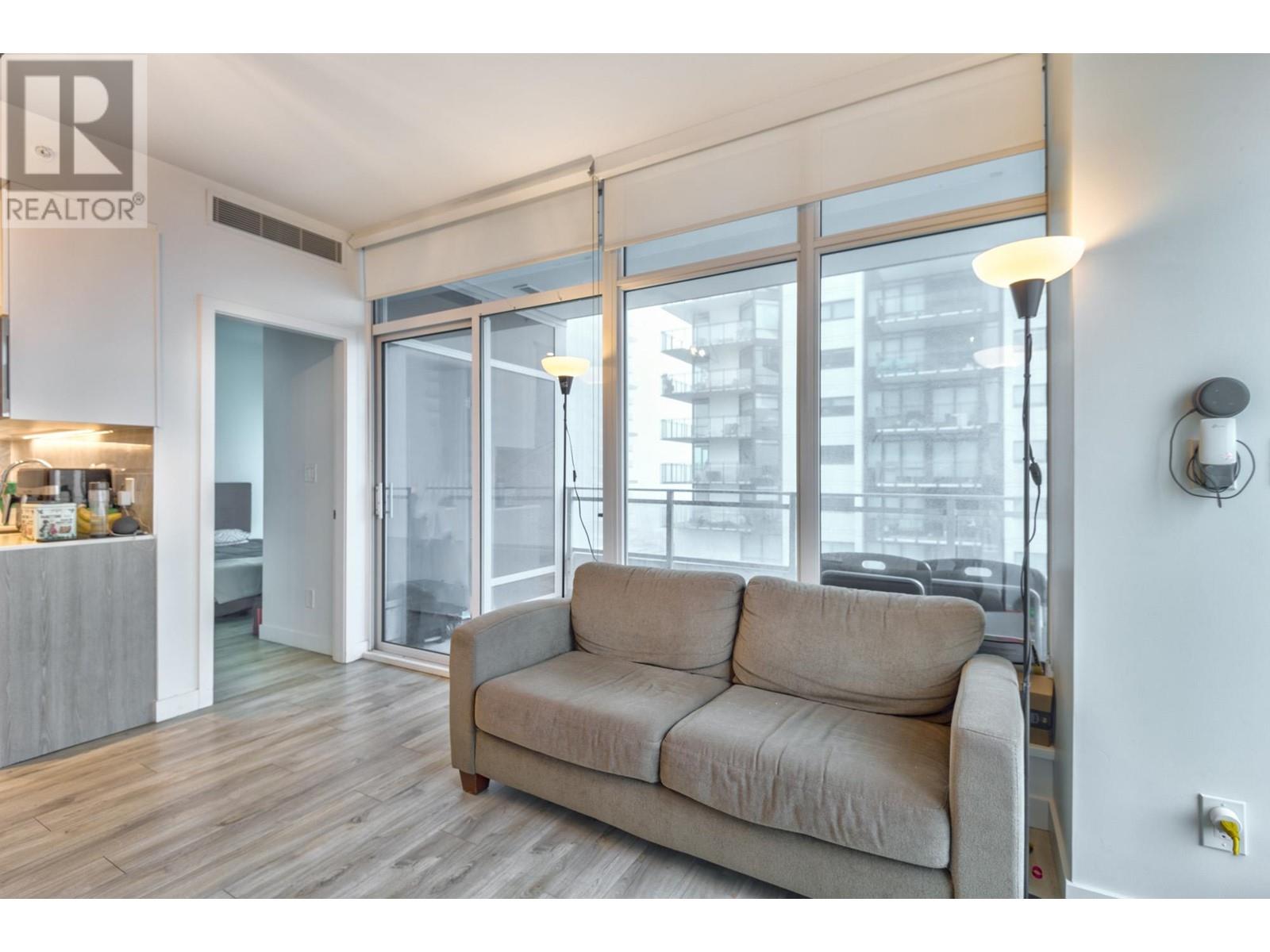 Listing Picture 14 of 28 : 603 2288 ALPHA AVENUE, Burnaby / 本拿比 - 魯藝地產 Yvonne Lu Group - MLS Medallion Club Member