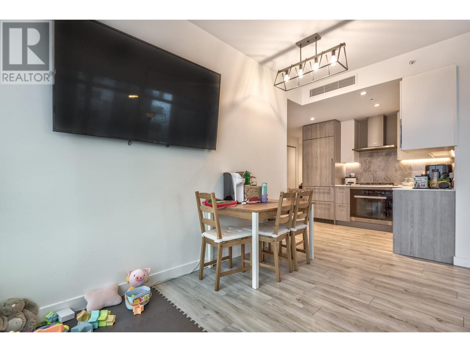 Listing Picture 12 of 28 : 603 2288 ALPHA AVENUE, Burnaby / 本拿比 - 魯藝地產 Yvonne Lu Group - MLS Medallion Club Member