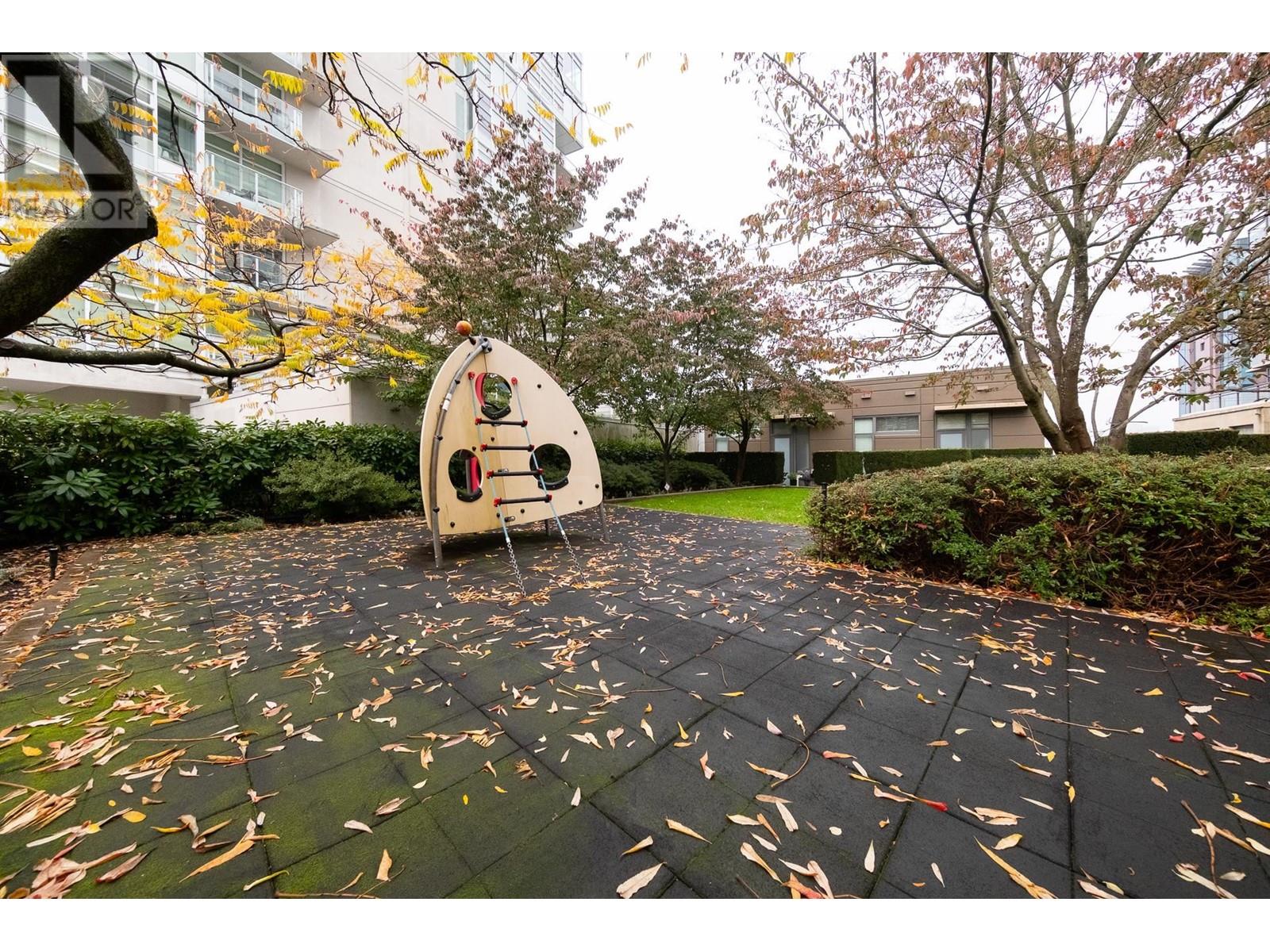 Listing Picture 16 of 20 : 1203 1068 W BROADWAY, Vancouver / 溫哥華 - 魯藝地產 Yvonne Lu Group - MLS Medallion Club Member