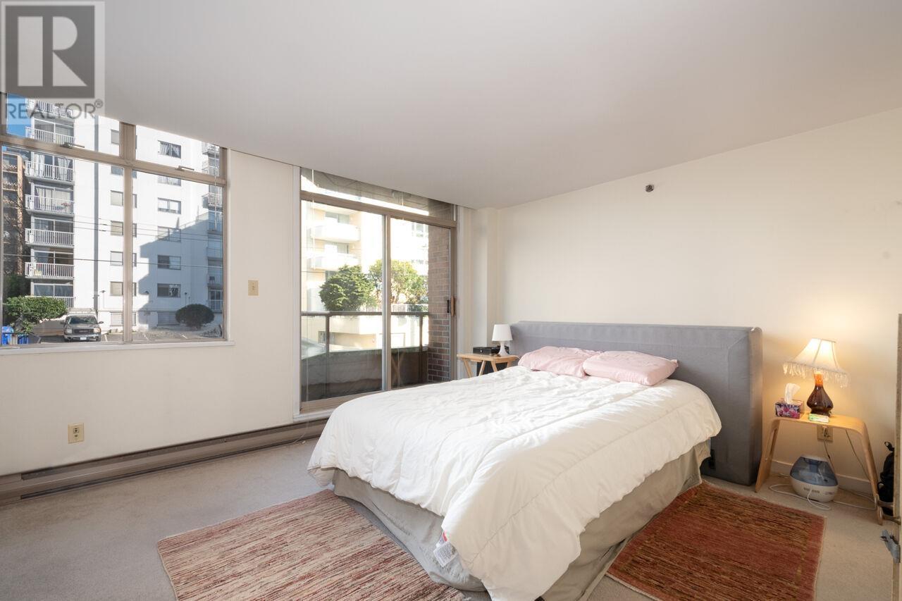 Listing Picture 30 of 40 : 402 1419 BEACH AVENUE, Vancouver / 溫哥華 - 魯藝地產 Yvonne Lu Group - MLS Medallion Club Member