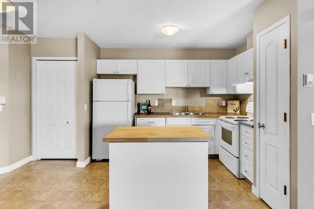 Property at 311, 1715 35 Street SE image 2