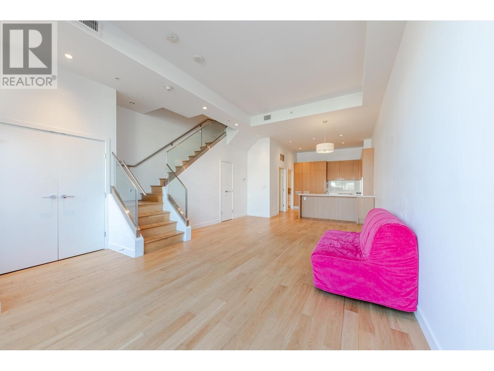 Listing Picture 12 of 37 : 236 W 1ST AVENUE, Vancouver / 溫哥華 - 魯藝地產 Yvonne Lu Group - MLS Medallion Club Member