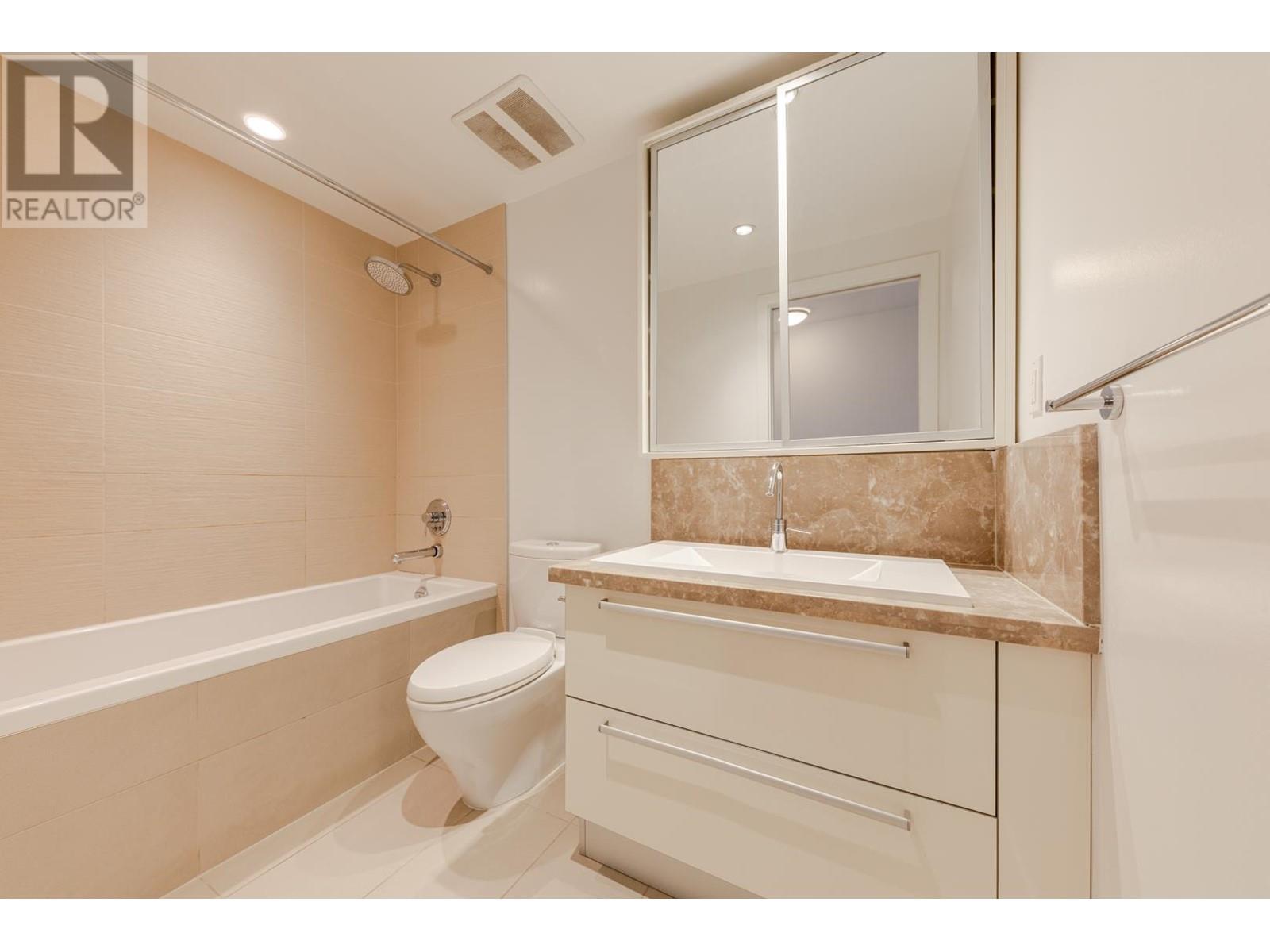 Listing Picture 22 of 37 : 236 W 1ST AVENUE, Vancouver / 溫哥華 - 魯藝地產 Yvonne Lu Group - MLS Medallion Club Member